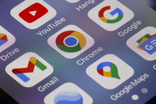 Departamento de Justicia de EEUU pedirá a tribunal que obligue a Google a vender Chrome para romper su monopolio en búsquedas
