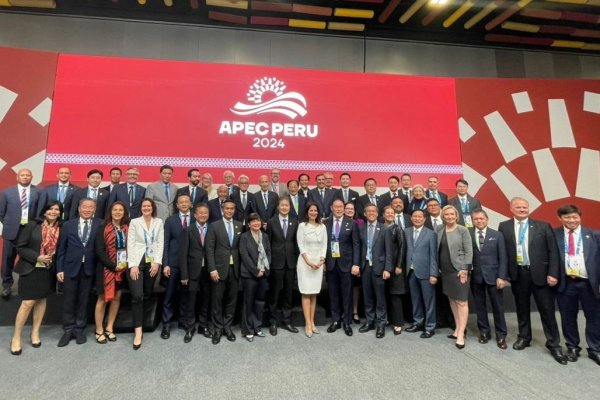 <p>Cumbre empresarial APEC puso foco en la urgencia de enfrentar el proteccionismo y la informalidad laboral</p>