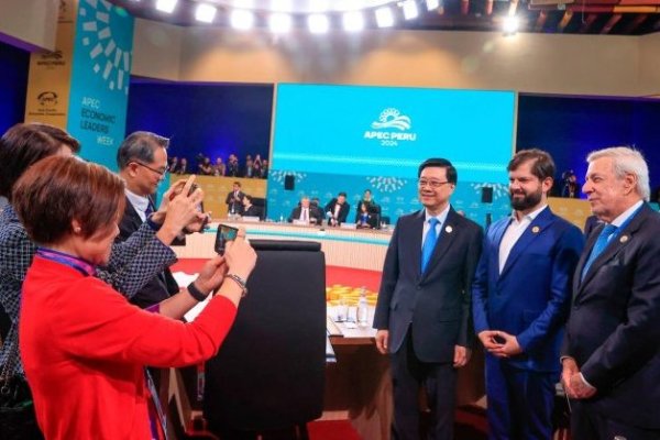 <p>Canciller destaca rol de Chile en gira APEC-G20 y valora el interés de inversionistas de EEUU en puerto de San Antonio</p>