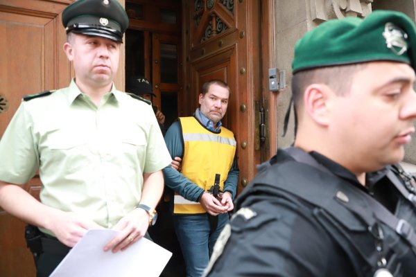 <p>Francisco Coeymans tras sellar su proceso de extradición desde Perú. Foto: Julio Castro</p>