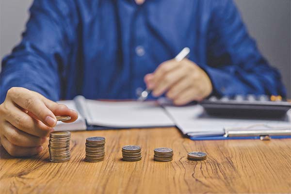 <p>Chile fue el país de la OCDE donde más se redujo la tributación como porcentaje del PIB en 2023</p>