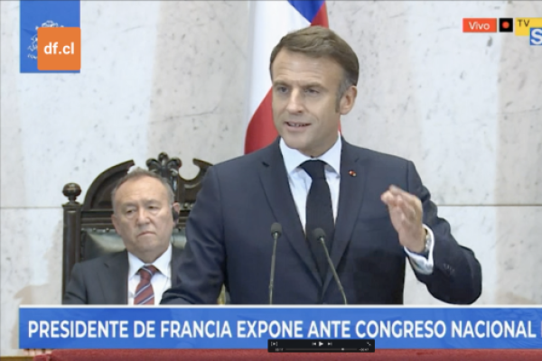 <p>Ahora en DF | Macron destaca modernización del acuerdo entre Chile y la UE y pide no ceder a hegemonía comercial de EEUU y China</p>