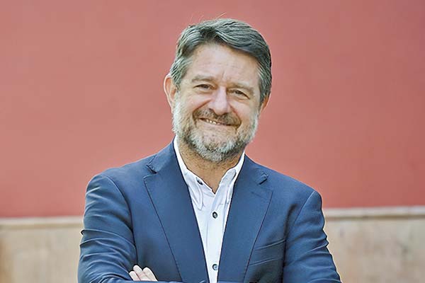 <p>Por casi diez puntos, Claudio Orrego se impone en la Metropolitana</p>