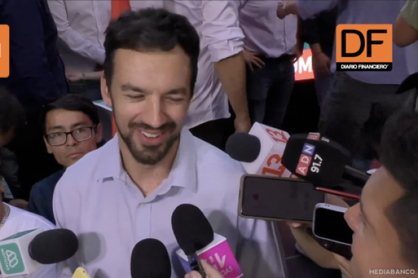 <p>Ahora en DF | Vodanovic celebra victoria de Claudio Orrego: “Es una buena noticia que la madre de todas las batallas lo haya ganado la buena política”</p>
