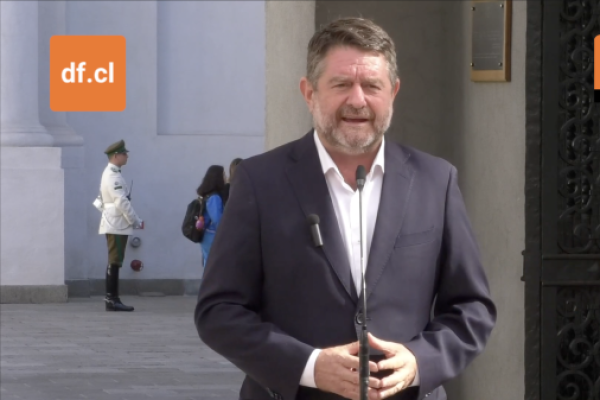 <p>Ahora en DF | Claudio Orrego se reúne en La Moneda y descarta candidatura presidencial: “Mi plan es ser gobernador los próximos cuatro años”</p>