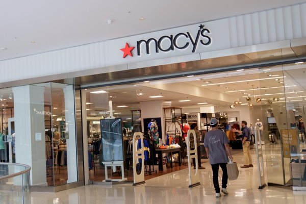 Macy´s retrasa resultados tras descubrir que un empleado ocultó más de US$ 132 millones en gastos de envíos