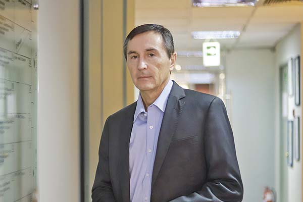 <p>Gonzalo Simon, expresidente y exgerente general de la Asociación de Isapres. Foto: Julio Castro</p>