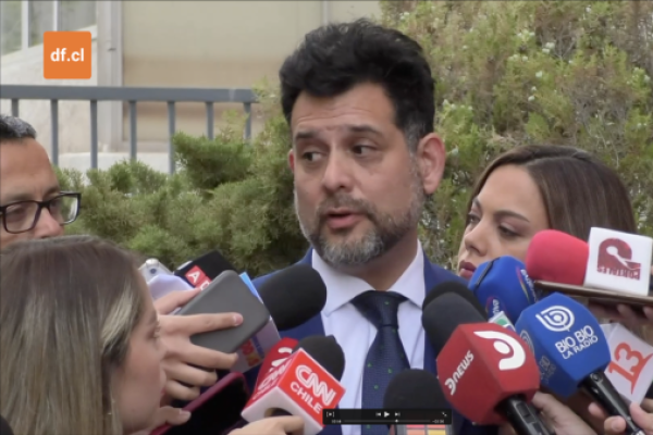 <p>Ahora en DF | Denuncia contra Presidente Boric: abogado afirma que mandatario “fue víctima de un acoso sistemático”</p>