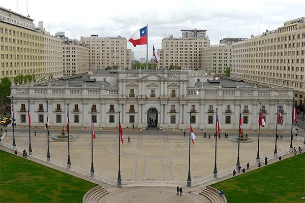 <p>Oficialismo se cuadra con Boric tras denuncia, mientras la oposición pide responsabilidad y apunta a plazos en que se conoció</p>