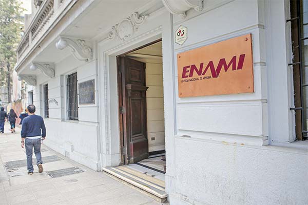 Enami revierte pérdidas a septiembre tras venta de participación en Quebrada Blanca