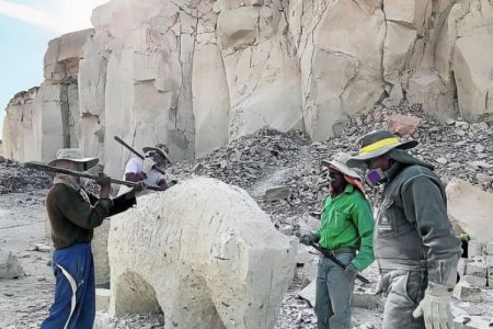 Fiscalía de Perú advierte avance de mineros ilegales en zonas de minería no metálica