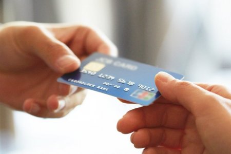 Alianza entre procesadoras de pago permitirá a las PYME latinoamericanas emitir tarjetas de crédito y débito