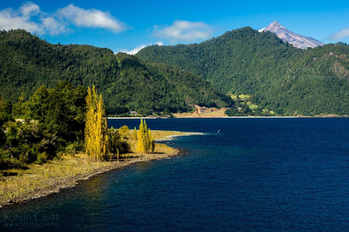 <p>La primera piedra de los Luksic en su proyecto conservacionista en Panguipulli</p>