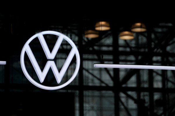 <p>El sindicato de Volkswagen comenzará una huelga el lunes por los planes de reducción de costos</p>