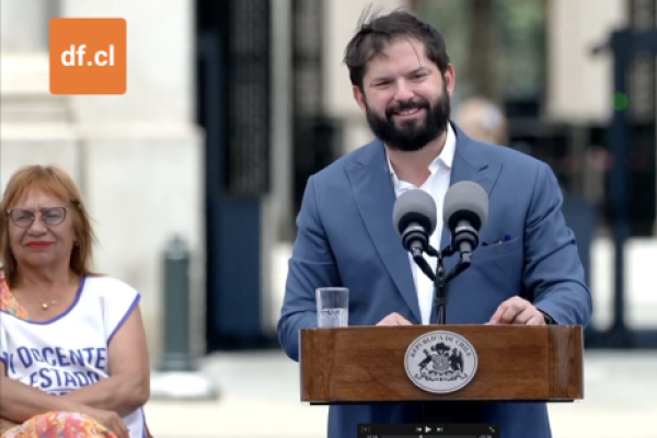 <p>Ahora en DF | Presidente Boric presenta proyecto de ley que busca reparar la deuda histórica de los profesores</p>