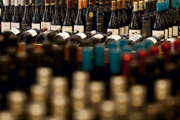 <p>Exportaciones de vino embotellado suben más de 10% a octubre</p>