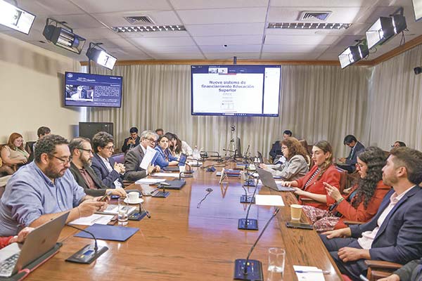 Marcel defiende el proyecto que reemplaza al CAE y entrega nuevos detalles del ahorro para el Fisco