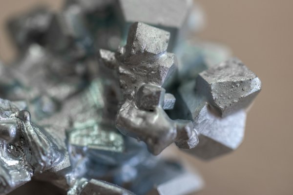 <p>China prohíbe exportaciones a Estados Unidos de metales críticos para la producción de chips</p>