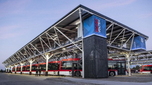 <p>Copec se adjudica construcción de 14 electroterminales para abastecer a nuevos buses eléctricos</p>