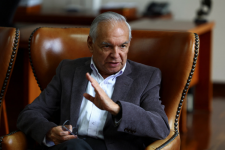 Petro pide la renuncia de su ministro de Hacienda y dispara el tipo de cambio por mayor incertidumbre