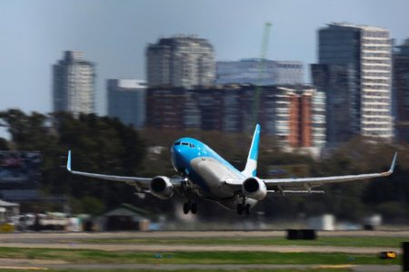 El Gobierno de Argentina ya definió cómo será el plan para privatizar Aerolíneas en 2025