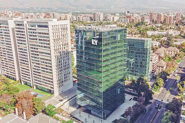 <p>EY se trasladará desde Presidente Riesco a nuevo edificio corporativo de oficinas en el barrio El Golf</p>