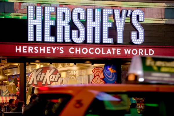 <p>Fabricante de golosinas Mondelez prepara oferta de adquisición por su rival estadounidense Hershey</p>