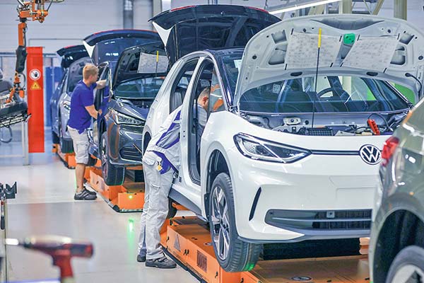 <p>CEO de Volkswagen anuncia recortes de costos y define su nueva estrategia para China</p>