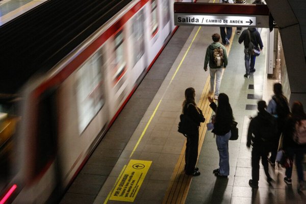 Metro normaliza servicio en L1 tras suspensión por persona en vía