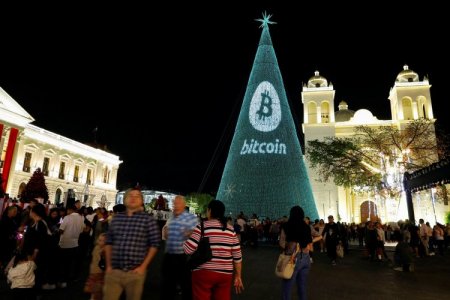 El Salvador relajará sus reglas para el bitcoin para impulsar un acuerdo de US$ 1.300 millones con el FMI