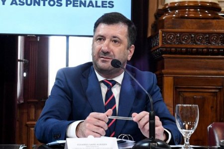 Escándalo de corrupción de senador argentino reaviva tensiones políticas en el país y agita la justicia paraguaya