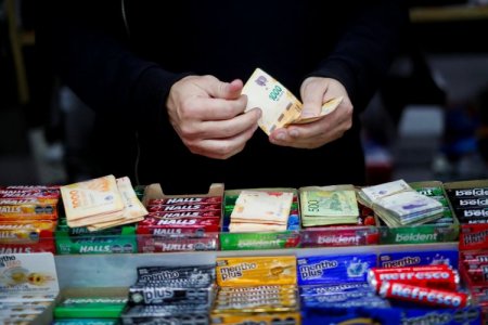 Inflación en Argentina sorprende y marca el punto más bajo de la gestión de Milei: registró 2,4% en noviembre