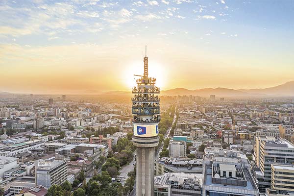 <p>Fondo de CMB, ligado a LarrainVial, creará empresa de fibra óptica tras adquirir activos de Entel</p>