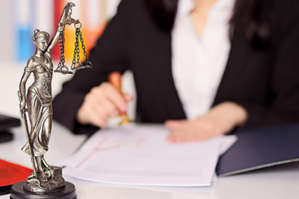 <p>Law congrega un centenar de abogadas en encuentro legal</p>