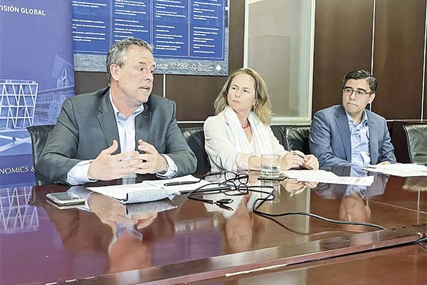 <p>Kevin Cowan, Andrea Tokman y Juan Pablo Medina, tres de los integrantes del GPM.</p>