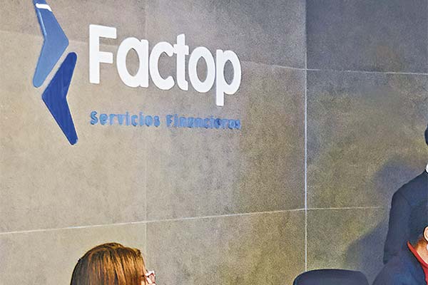 <p>Caso Factop: Fiscalía formalizará a hermanos Jalaff, Menichetti y directores y ejecutivos de LarrainVial</p>