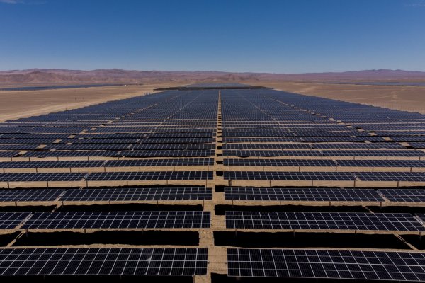 <p>Española Grenergy vende las tres primeras fases de su proyecto Oasis de Atacama por hasta US$ 962 millones</p>