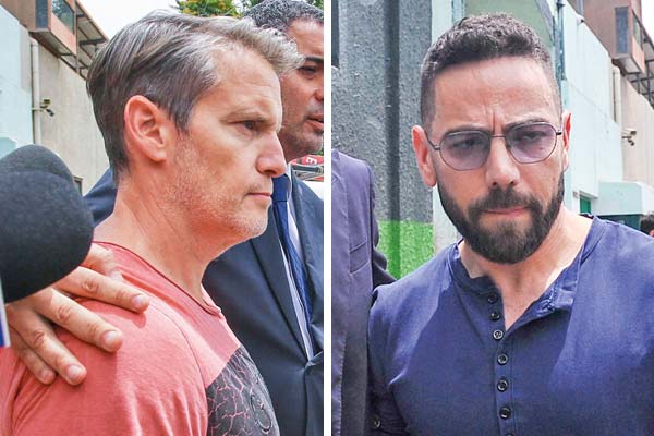 <p>Ariel Sauer salió del anexo penitenciario cerca de las 14:30 horas. Rodrigo Topelberg (polera azul) se retiró de Capitán Yaber este martes. Fotos: Agencia Uno</p>