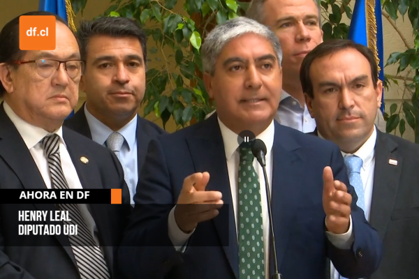 <p>Ahora en DF | Bancada UDI ingresa interpelación contra la ministra de Salud por listas de espera</p>