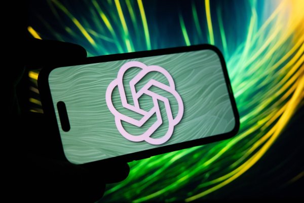 <p>La compañía planea lanzar el modelo o3-mini a finales de enero y el modelo o3 poco después, dijo el CEO Sam Altman.</p>