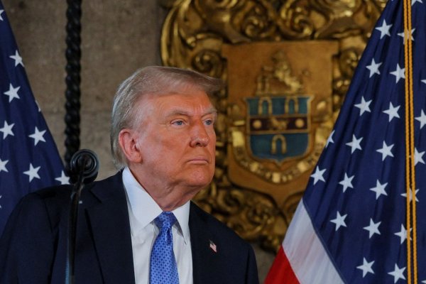 <p>El aviso de Trump a la UE: O compra petróleo y gas estadounidense o se enfrentará a aranceles</p>