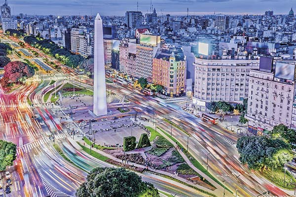 A un año de Javier Milei en la Casa Rosada: activos financieros argentinos lideran los mercados globales