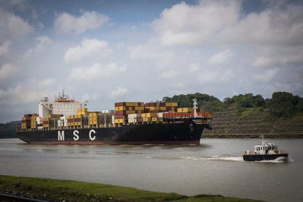 Panamá le responde a Trump tras amenaza de retomar control del Canal de Panamá: "Es nuestro y lo seguirá siendo"