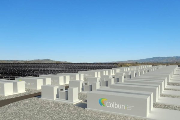 Colbún ingresa a evaluación ambiental parque fotovoltaico y de baterías por US$ 500 millones