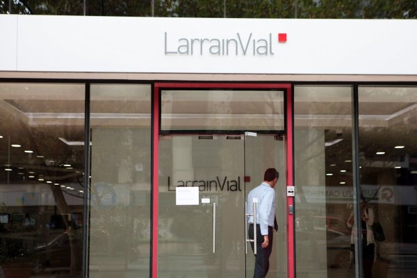 <p>Cómo se gestó la caída del fondo que dañó a LarrainVial</p>