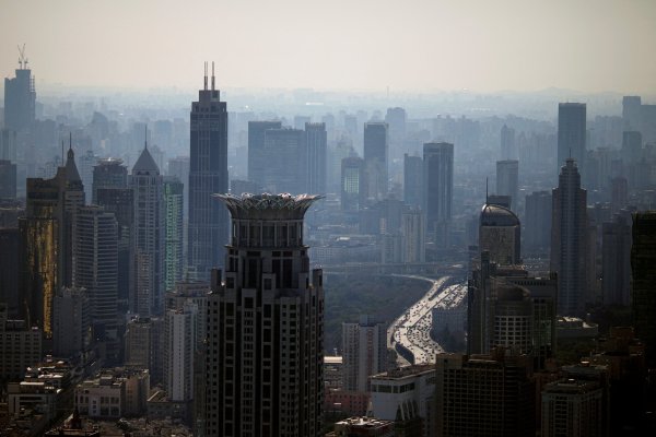 <p>China planea emitir bonos especiales por un monto récord en 2025 para estimular su economía</p>