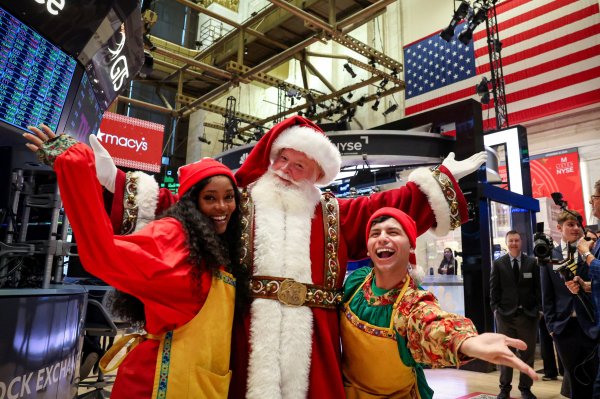 Wall Street sube más de 1% al cierre luego que grandes tecnológicas impulsaran el rally navideño