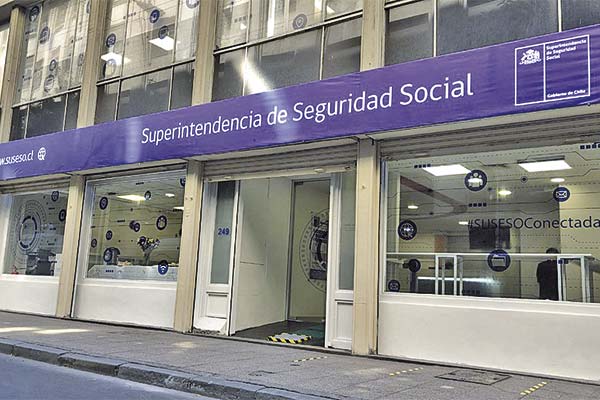 <p>El sutil cambio a la Ley Karin que incluyó el reajuste del sector público</p>