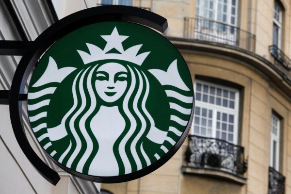 Huelga de baristas de Starbucks se extiende a 300 establecimientos a lo largo de Estados Unidos