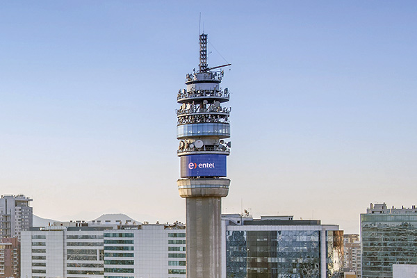 <p>Entel vende su fibra óptica a fondo de CMB Prime por más de $15 mil millones</p>